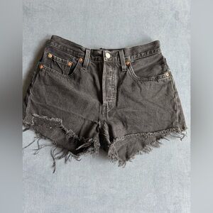 Levi’s 501 Shorts Womens SZ 27 Black 2” Inseam Button Fly Classic Raw Hem Summer